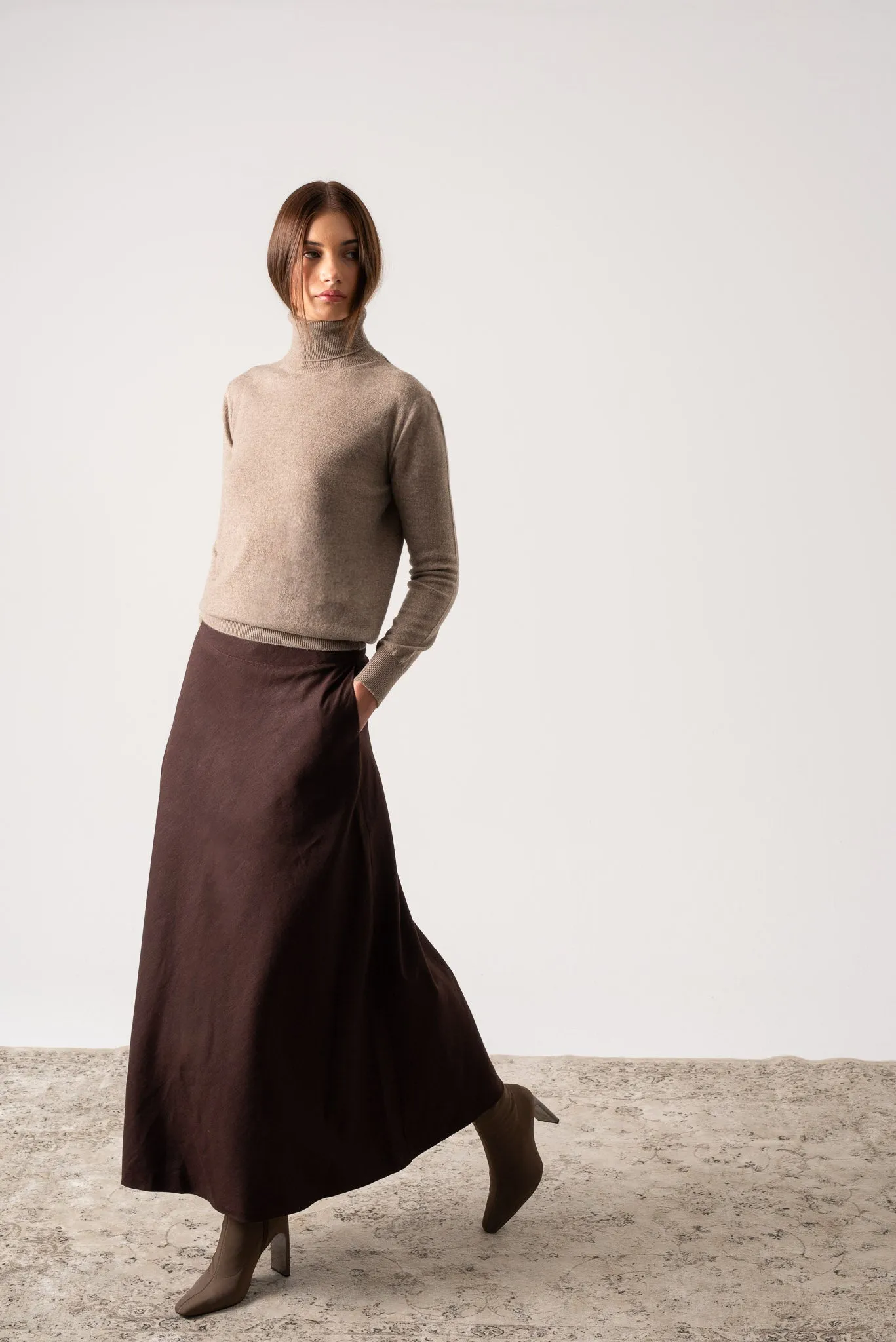 Ombra 100% Cashmere Turtleneck Sweater Taupe