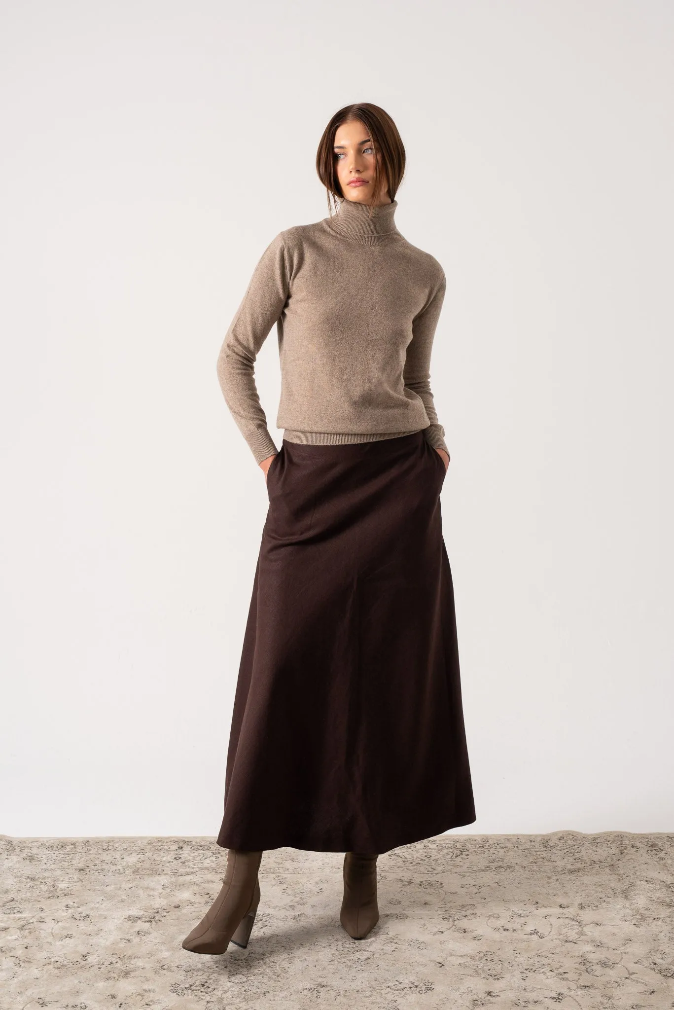 Ombra 100% Cashmere Turtleneck Sweater Taupe